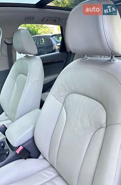 Внедорожник / Кроссовер Audi Q5 2011 в 