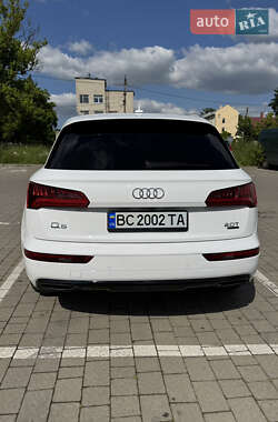 Внедорожник / Кроссовер Audi Q5 2018 в 