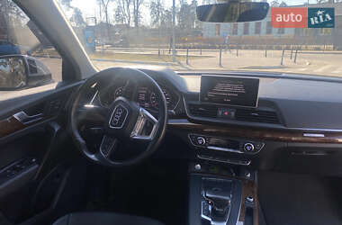 Внедорожник / Кроссовер Audi Q5 2017 в 