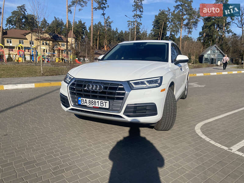Внедорожник / Кроссовер Audi Q5 2017 в 