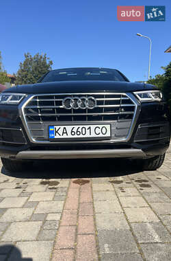 Внедорожник / Кроссовер Audi Q5 2017 в 