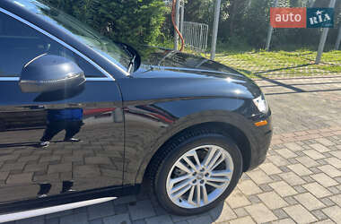 Внедорожник / Кроссовер Audi Q5 2017 в 
