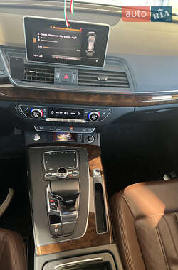 Внедорожник / Кроссовер Audi Q5 2017 в 