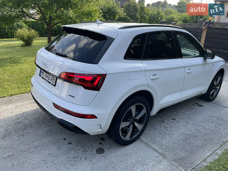 Внедорожник / Кроссовер Audi Q5 2023 в Ровно