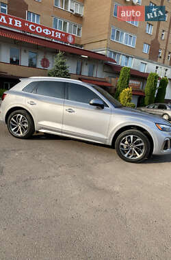 Внедорожник / Кроссовер Audi Q5 2022 в 