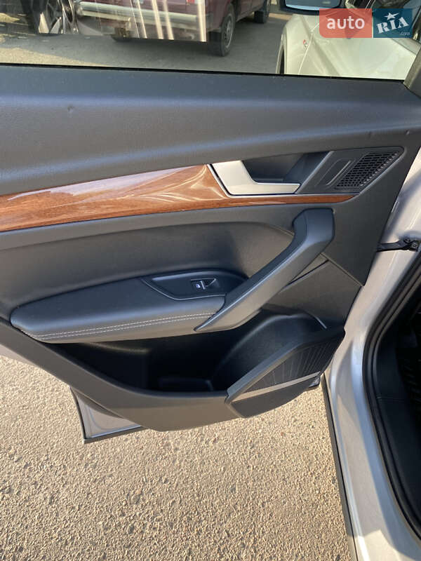 Внедорожник / Кроссовер Audi Q5 2022 в Тернополе