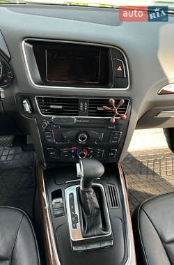 Внедорожник / Кроссовер Audi Q5 2009 в 