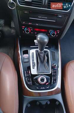 Внедорожник / Кроссовер Audi Q5 2011 в 