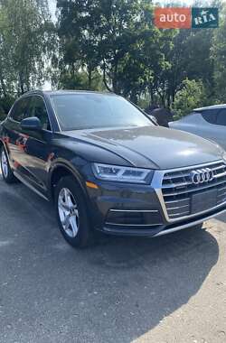 Внедорожник / Кроссовер Audi Q5 2018 в 