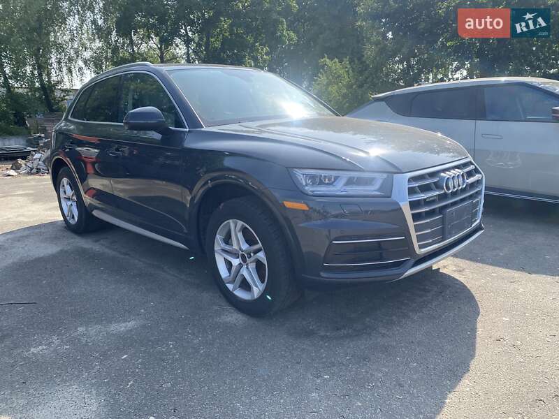 Позашляховик / Кросовер Audi Q5 2018 в Луцьку