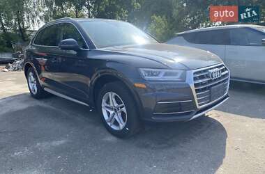 Внедорожник / Кроссовер Audi Q5 2018 в 