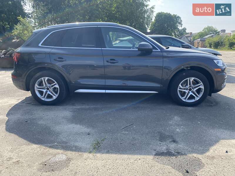 Позашляховик / Кросовер Audi Q5 2018 в Луцьку