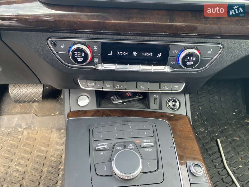 Позашляховик / Кросовер Audi Q5 2018 в Луцьку