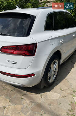 Внедорожник / Кроссовер Audi Q5 2019 в 