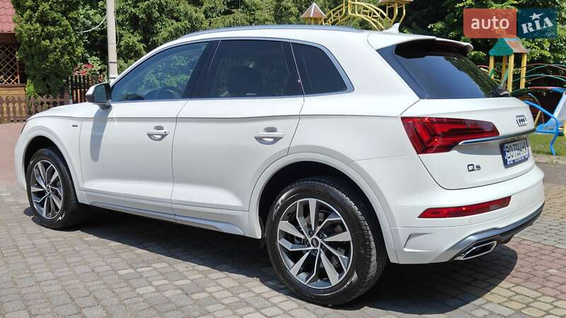 Позашляховик / Кросовер Audi Q5 2022 в Тернополі