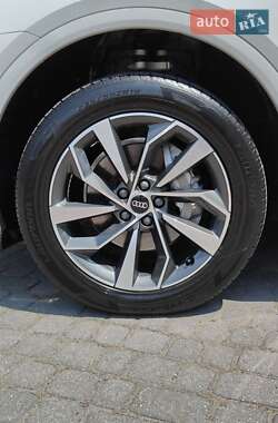 Внедорожник / Кроссовер Audi Q5 2022 в 