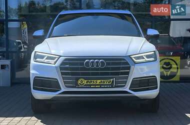Внедорожник / Кроссовер Audi Q5 2018 в 
