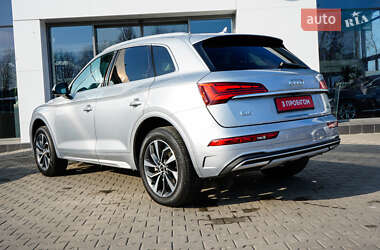Внедорожник / Кроссовер Audi Q5 2021 в 