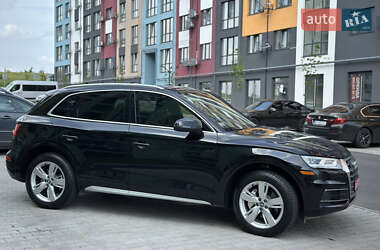 Внедорожник / Кроссовер Audi Q5 2017 в 