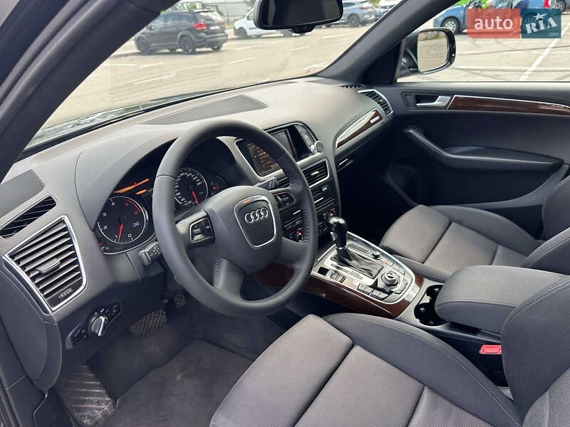 Позашляховик / Кросовер Audi Q5 2011 в Києві
