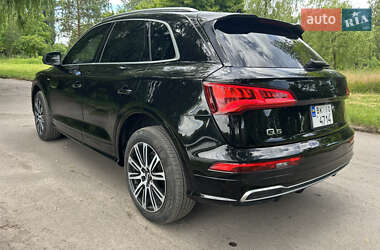 Внедорожник / Кроссовер Audi Q5 2017 в 