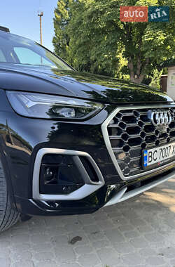 Внедорожник / Кроссовер Audi Q5 2021 в 