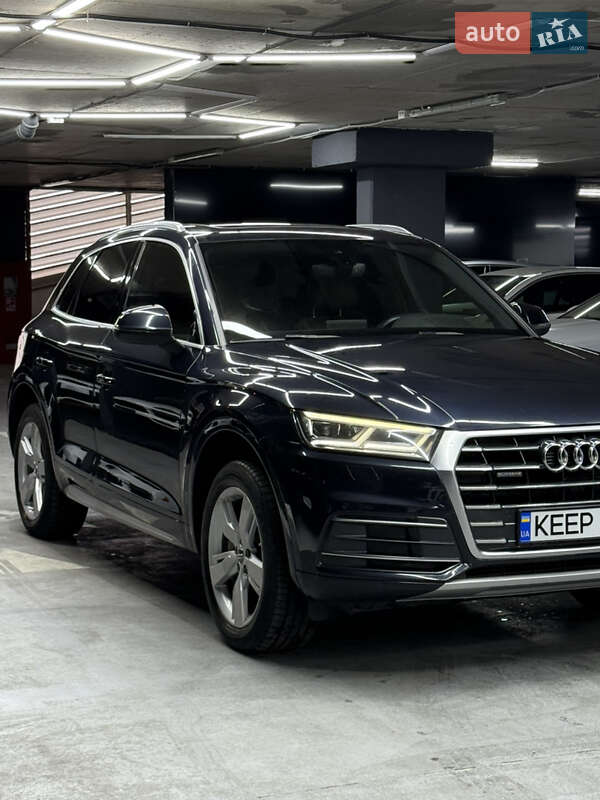 Внедорожник / Кроссовер Audi Q5 2017 в Одессе