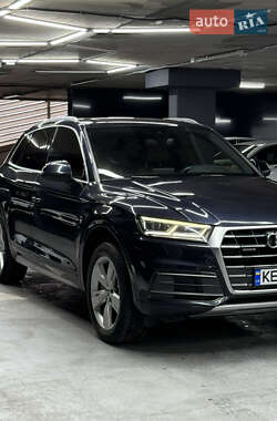 Внедорожник / Кроссовер Audi Q5 2017 в 