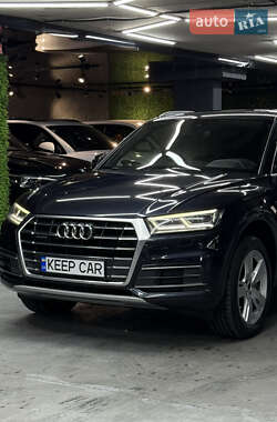 Внедорожник / Кроссовер Audi Q5 2017 в 