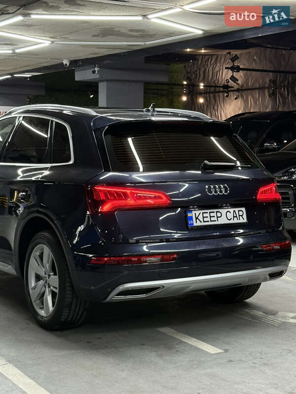 Внедорожник / Кроссовер Audi Q5 2017 в Одессе