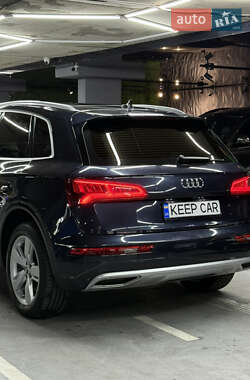 Внедорожник / Кроссовер Audi Q5 2017 в 