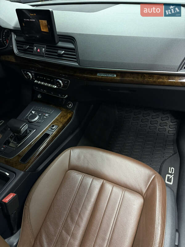 Внедорожник / Кроссовер Audi Q5 2017 в Одессе