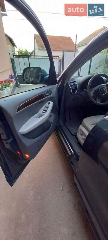 Внедорожник / Кроссовер Audi Q5 2010 в Виноградове