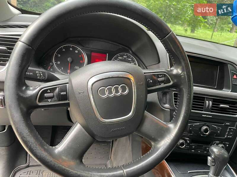 Внедорожник / Кроссовер Audi Q5 2011 в Киеве