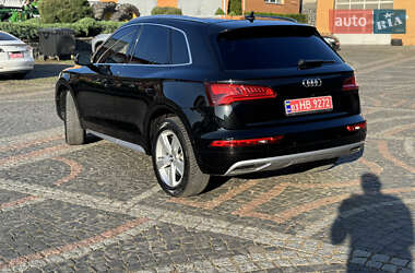 Внедорожник / Кроссовер Audi Q5 2017 в 