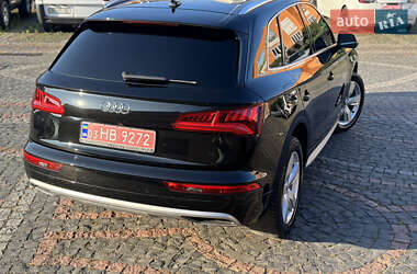 Внедорожник / Кроссовер Audi Q5 2017 в 