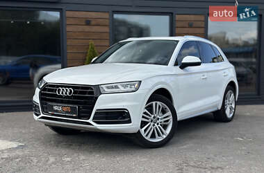 Внедорожник / Кроссовер Audi Q5 2018 в 