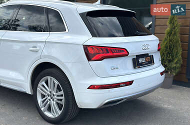 Внедорожник / Кроссовер Audi Q5 2018 в 