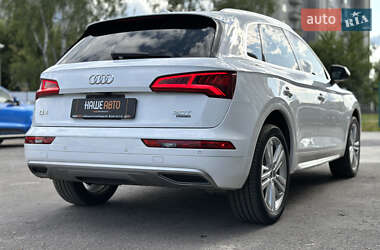 Внедорожник / Кроссовер Audi Q5 2018 в 