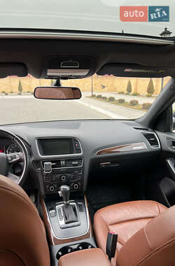 Внедорожник / Кроссовер Audi Q5 2011 в 