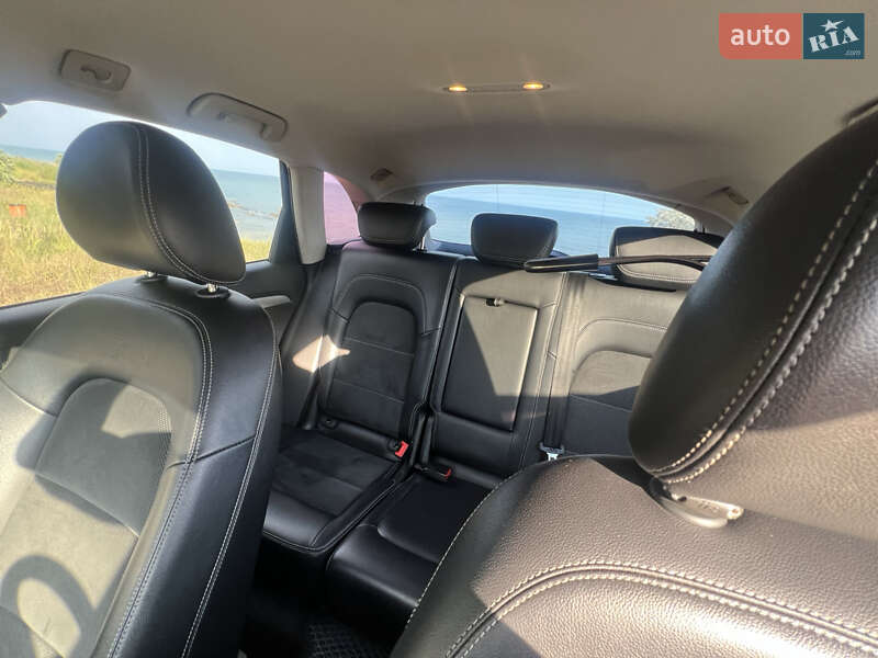 Внедорожник / Кроссовер Audi Q5 2011 в Одессе