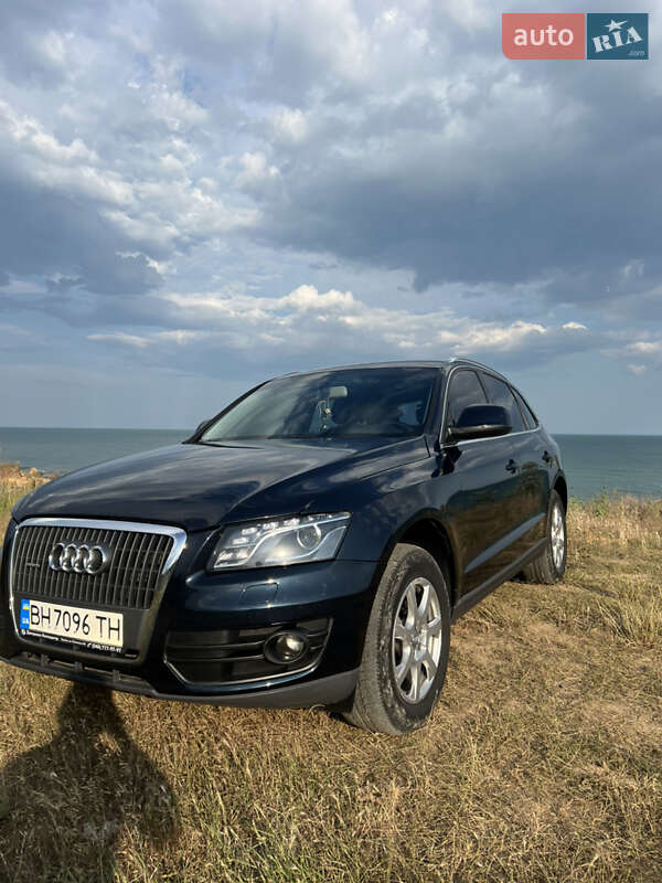 Внедорожник / Кроссовер Audi Q5 2011 в Одессе