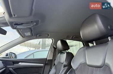 Внедорожник / Кроссовер Audi Q5 2017 в 