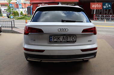 Внедорожник / Кроссовер Audi Q5 2021 в 