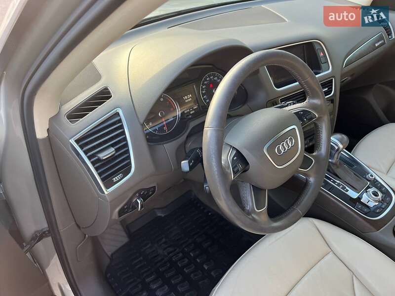 Внедорожник / Кроссовер Audi Q5 2015 в Полтаве