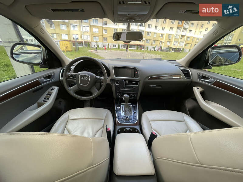 Внедорожник / Кроссовер Audi Q5 2010 в Львове