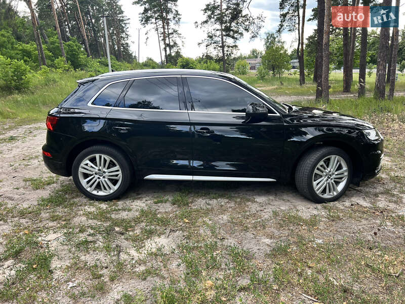 Внедорожник / Кроссовер Audi Q5 2017 в Киеве