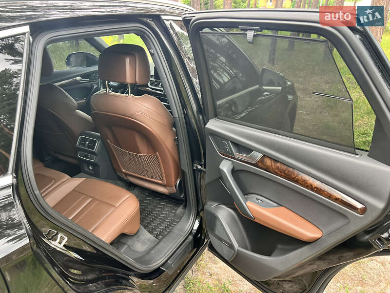 Внедорожник / Кроссовер Audi Q5 2017 в Киеве