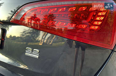 Внедорожник / Кроссовер Audi Q5 2011 в 