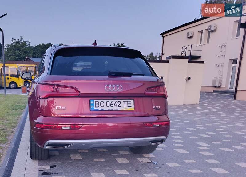 Позашляховик / Кросовер Audi Q5 2018 в Львові